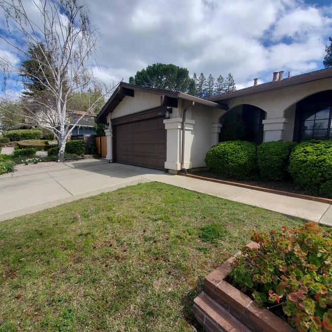 Building Photo - Updated Clayton Rancher w RV Parking near ...