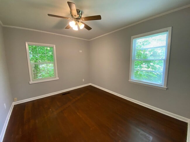 Building Photo - 3492 Venable Rd