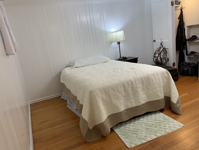 New May 2021 Double Bed - 1835 E 19th St