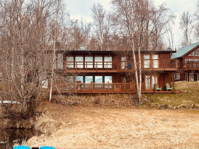 Building Photo - 1051 N Northshore Dr