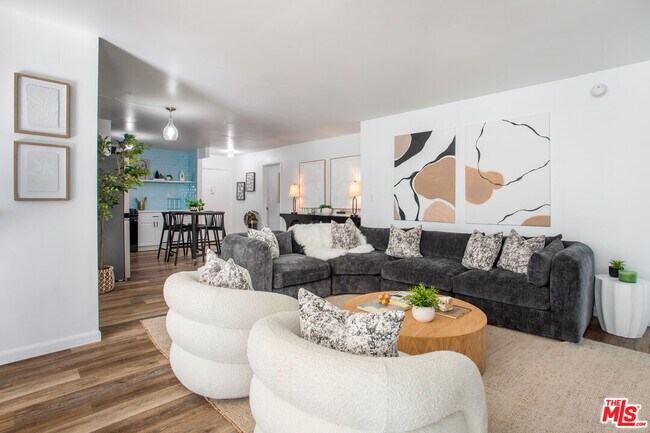 Building Photo - 9950 Durant Dr