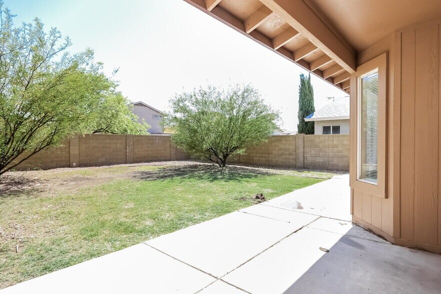 Building Photo - 3825 W Camino Real
