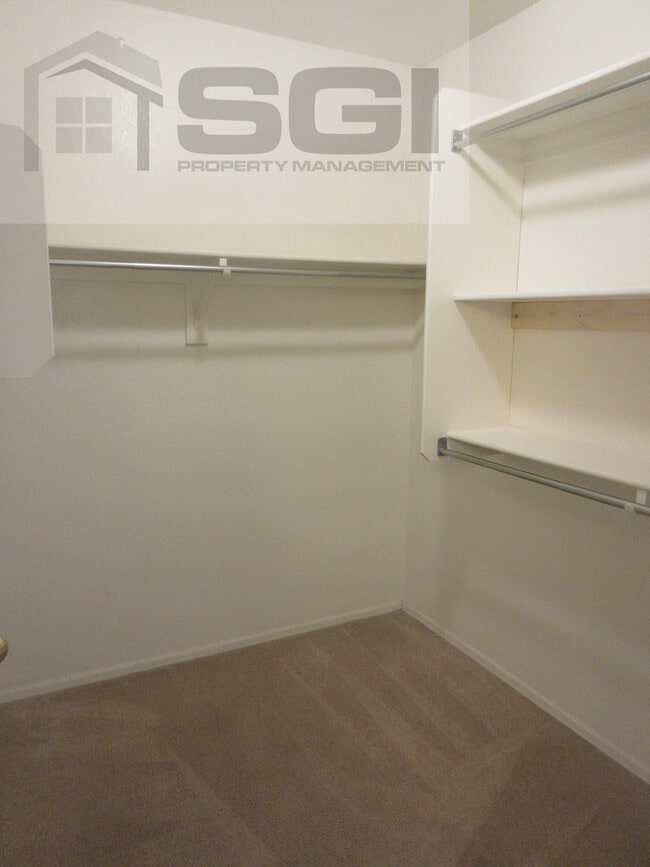 Building Photo - 8606 W Caribbean Ln
