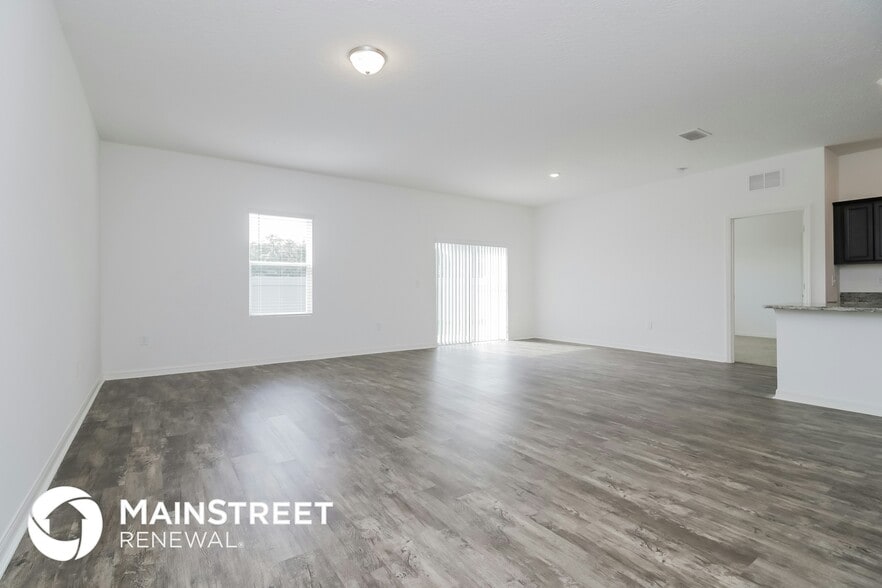 Building Photo - 120 Hidden Lk Lp