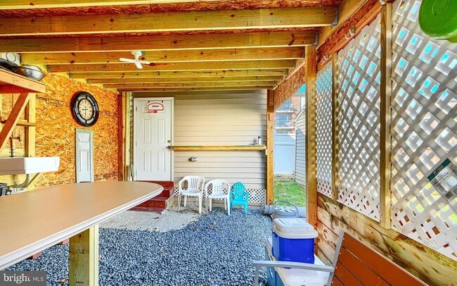 Building Photo - 4 Maya Way