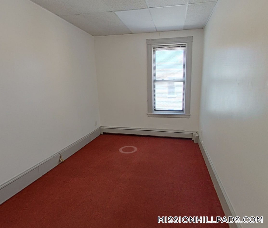 Building Photo - 1540 Tremont St