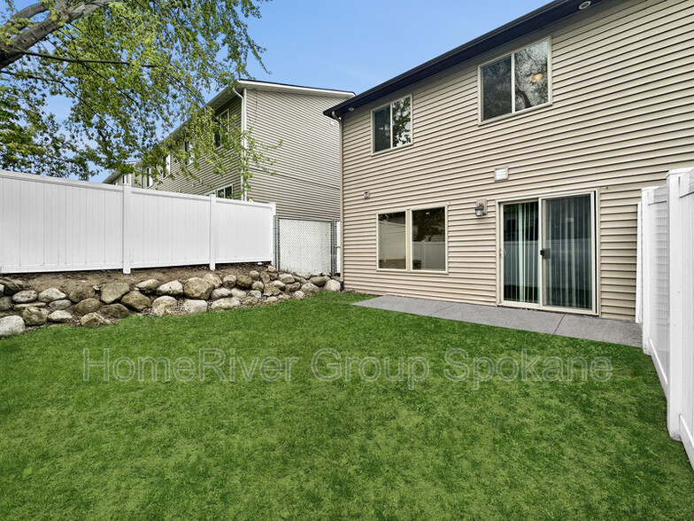 Building Photo - 2714 N Fox Rd