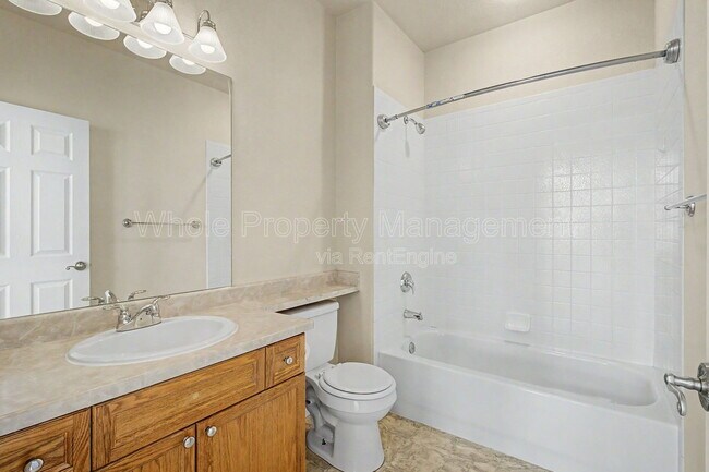 Building Photo - 2260 S Vaughn Way