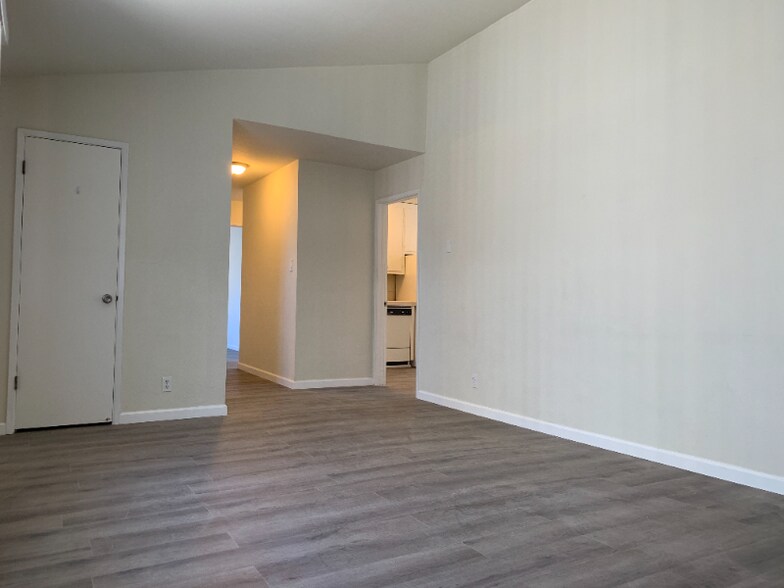 Building Photo - 729 Highland Ave