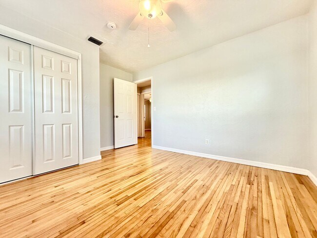 Building Photo - Your DeLand Escape: 4 Bedrooms + Pool at G...