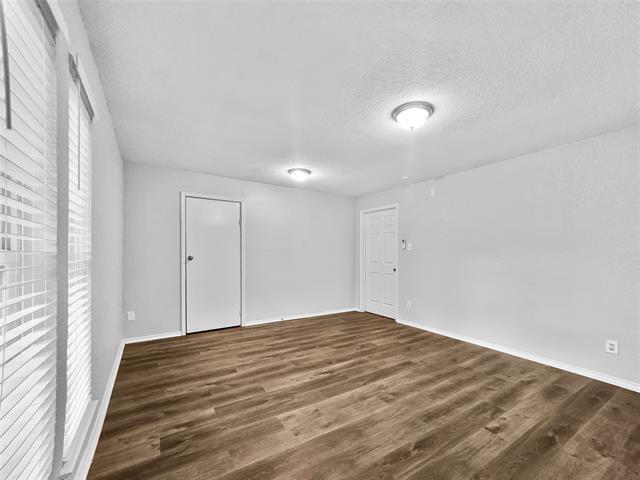 Building Photo - 1012 Woodridge Dr