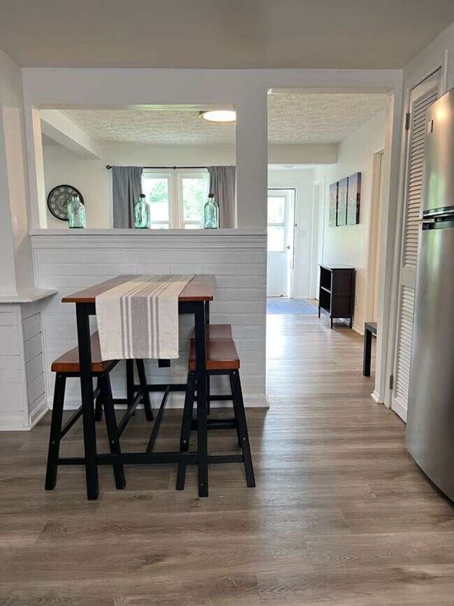 Building Photo - 27385 Park Ct