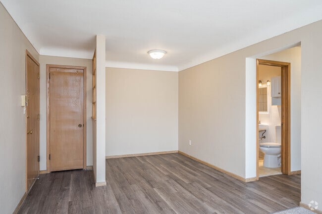 2BR,1BA - 726SF - Living Room - Alden Park Apartments