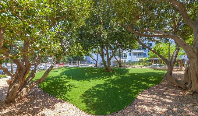 Private Dog Park - 1155 N La Cienega Blvd