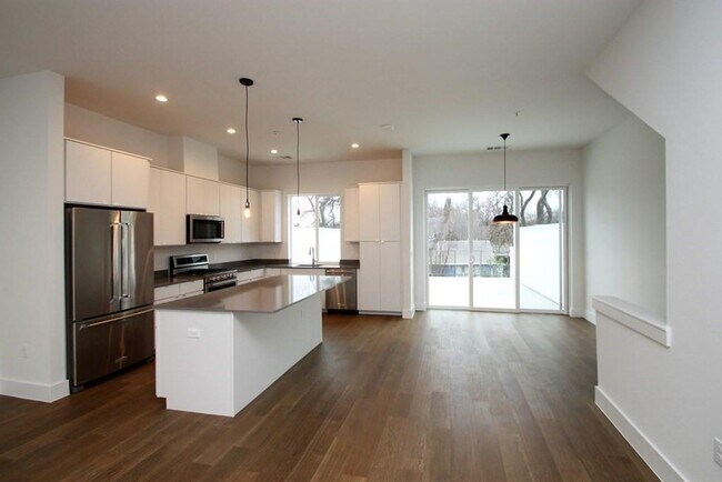 Building Photo - 505 Tillery St