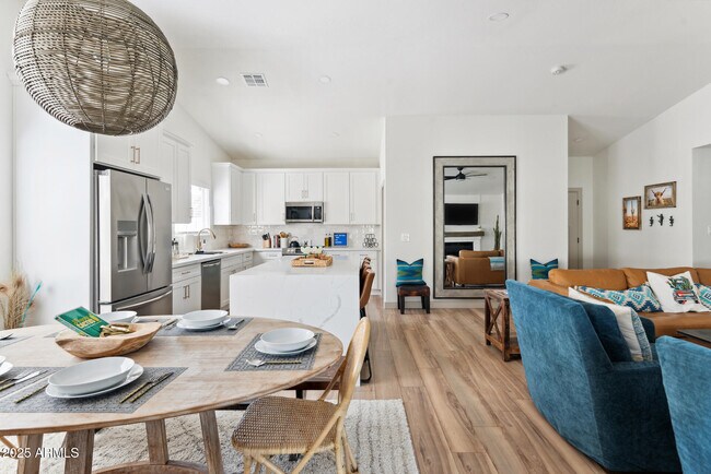 Building Photo - 15641 N 63rd St