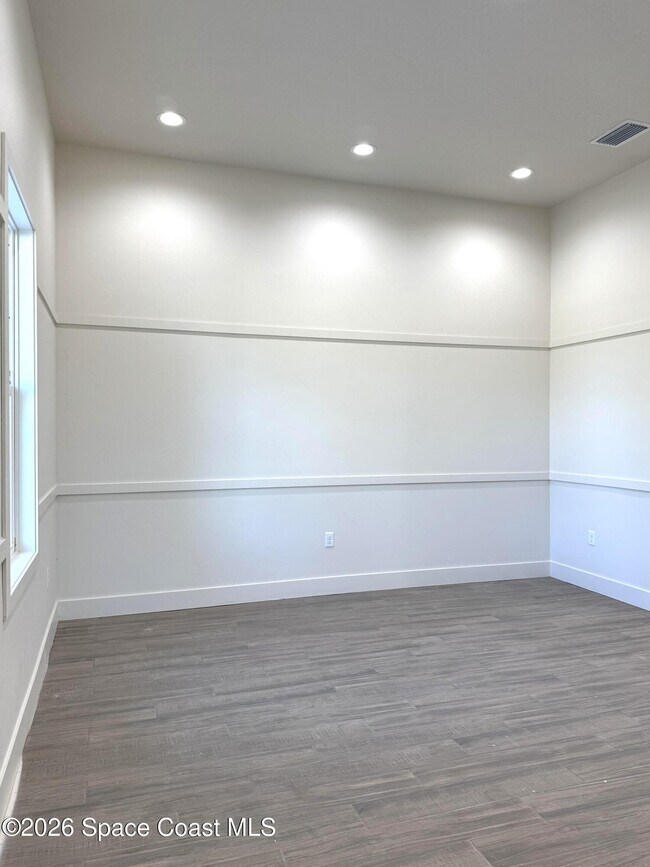 Building Photo - 2781 Edington Dr