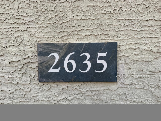 Building Photo - 2635 E Vermont Ct