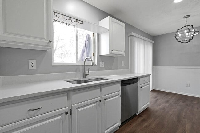 Building Photo - 199 N Spring Rd