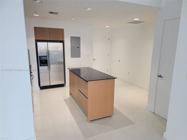 Building Photo - 1 br, 1 bath Condo - 1050 Brickell Ave Apt...