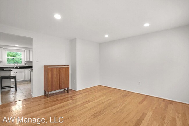 Building Photo - 4 br, 3.5 bath House - 14817 Soft Wind Dr