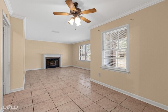 Building Photo - 2710 Higgins Dr