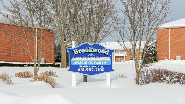 Building Photo - Brentwood Apartments