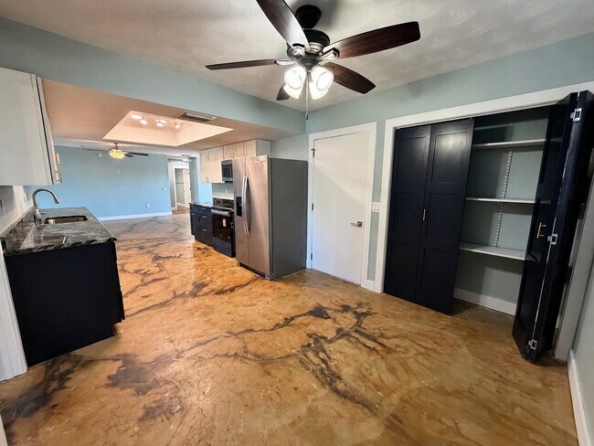 Building Photo - "Waterfront Home with Dock! 3-Bedroom Oasis with 2 Baths and 1,800 Sq Ft of Comfort in Hudson, FL!"