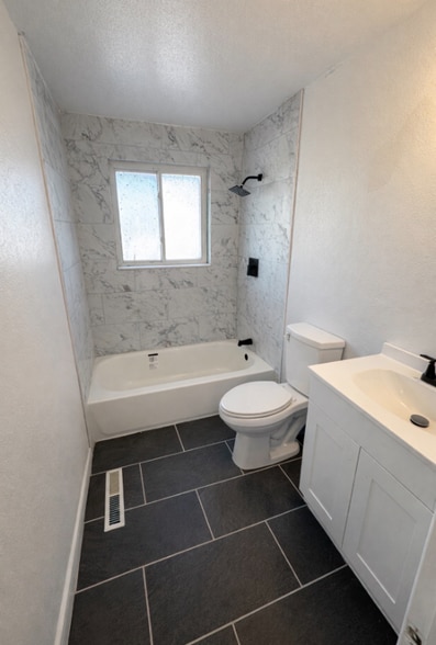 Building Photo - 203 University Dr