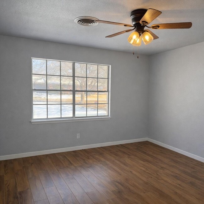 Building Photo - 1415 Holliday