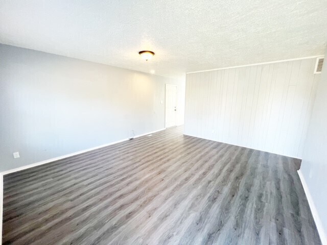 Building Photo - 6509 E 46TH STREET