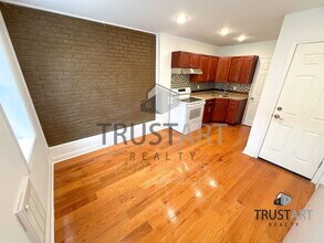 Building Photo - 2025 N 4th St