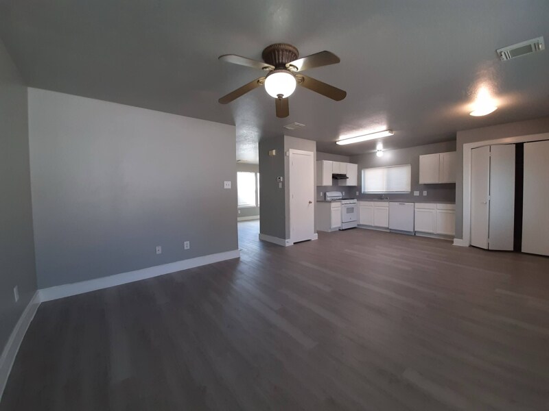 Building Photo - 6103 Settlers Square Ln