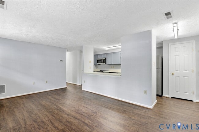 Building Photo - 7604 Roscommon Ct