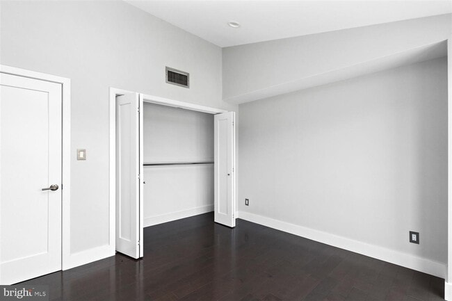 Building Photo - 1000 Fell St