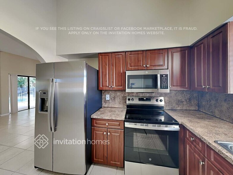 Building Photo - 9664 Carousel Cir S