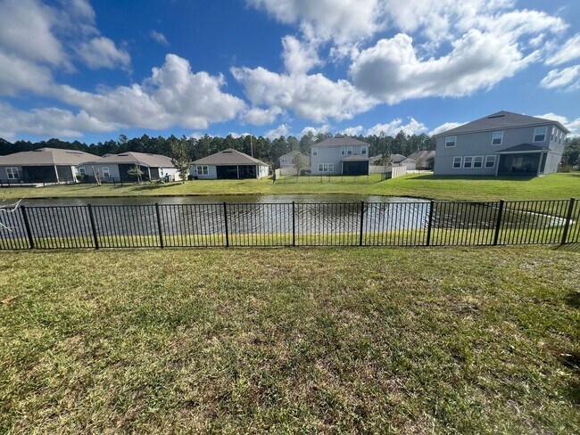 Building Photo - Great home in a gated community