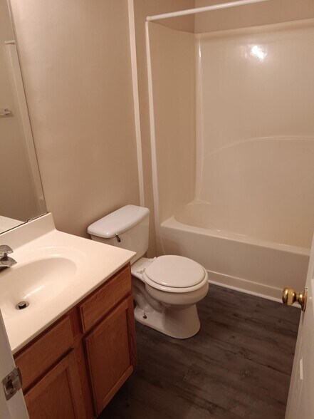 Building Photo - 2900 Trailwood Pines Ln