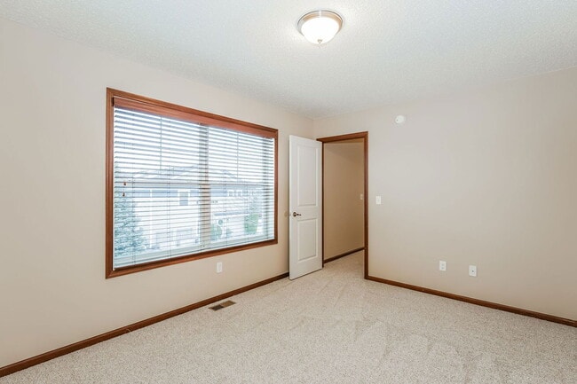 Building Photo - 15640 60th Ave N