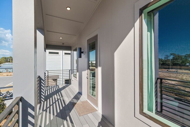 Building Photo - 24 Annabella St