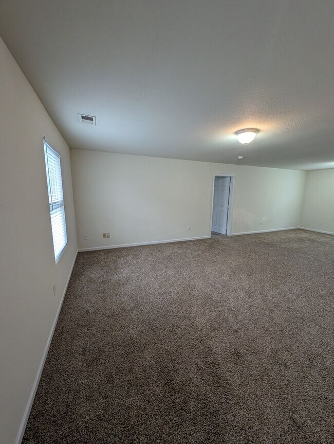 Building Photo - 204 Valleyside Dr NE