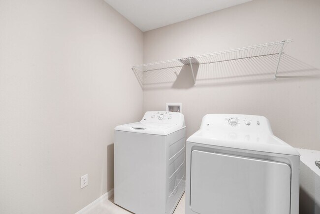 Building Photo - Newer Construction Rental with Open Layout...