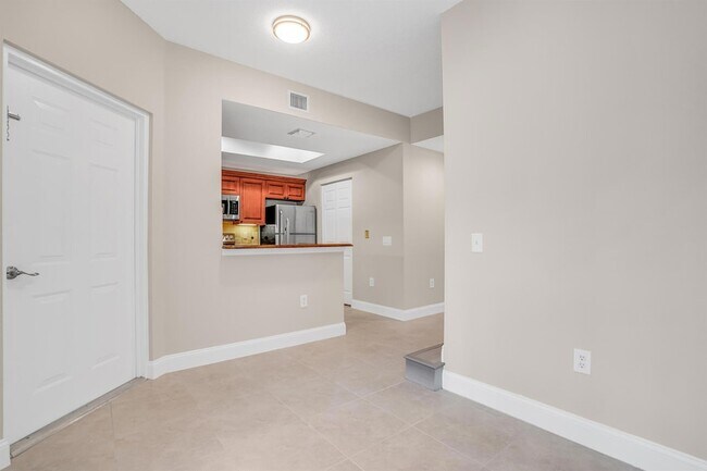 Building Photo - 2802 Sarento Pl