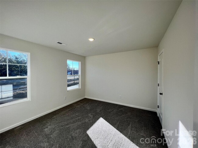 Building Photo - 574 N Broad St