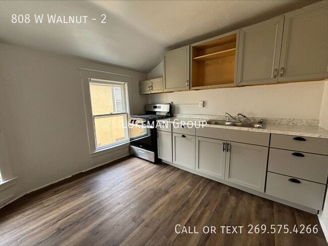 Primary Photo - 808 W Walnut St