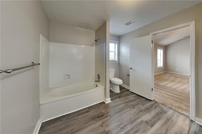 Building Photo - 3932 Fairington Dr