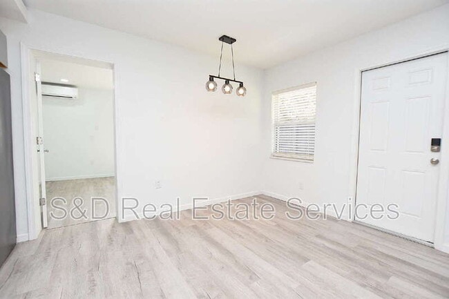 Building Photo - 3032 Spirit Lake Dr