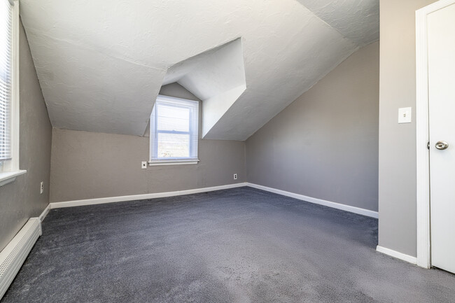 Building Photo - 108 Ralph Ave