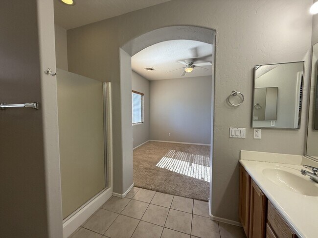 Building Photo - 2027 E University Dr