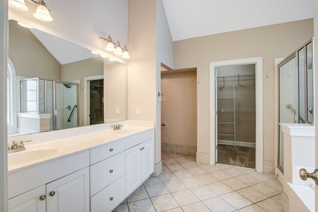 Building Photo - Beautiful 4 Bedroom in Hamlin Plantation -...